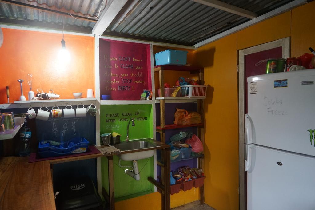 Surf Camp Hotel โบกัสทาวน์ ภายนอก รูปภาพ