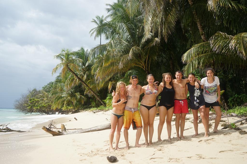 Surf Camp Hotel โบกัสทาวน์ ภายนอก รูปภาพ