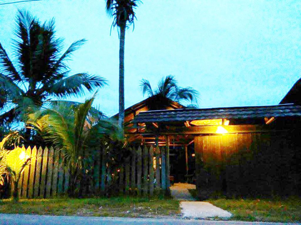 Surf Camp Hotel โบกัสทาวน์ ภายนอก รูปภาพ
