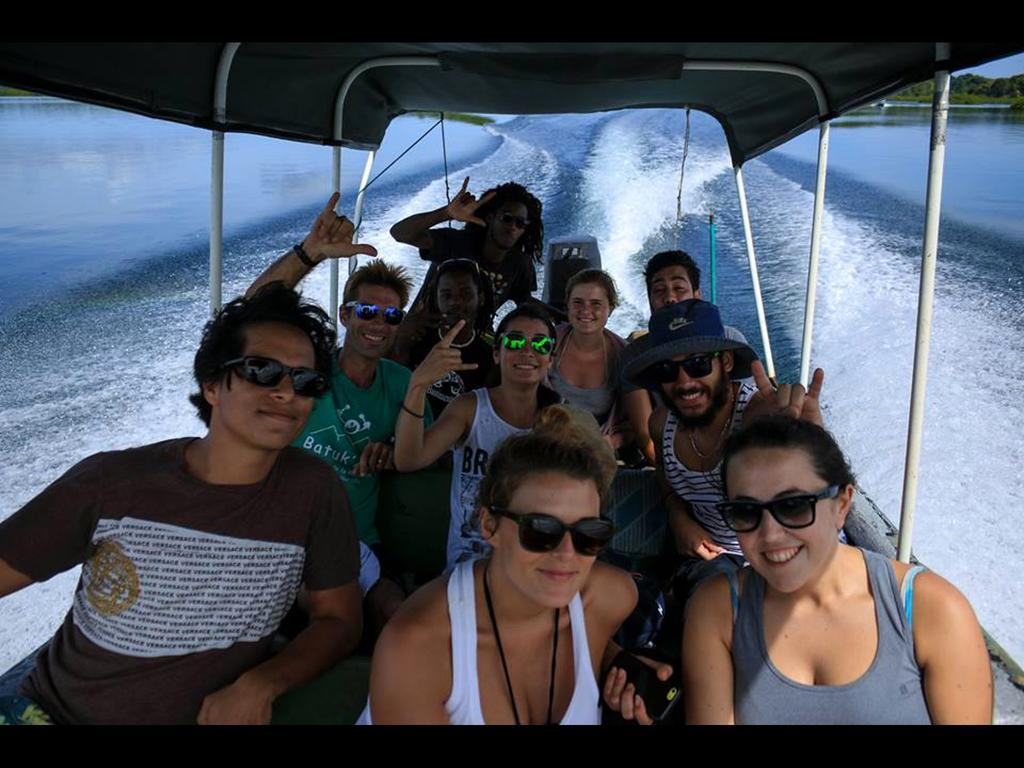 Surf Camp Hotel โบกัสทาวน์ ภายนอก รูปภาพ